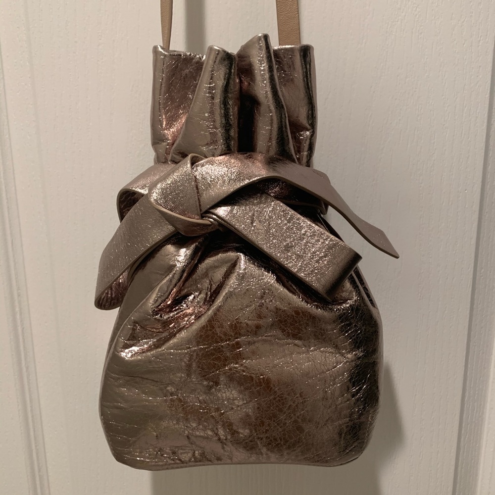 Jimmy Choo Eve Nude Metallic Lambskin Bucket Bag - Picture 4 of 11